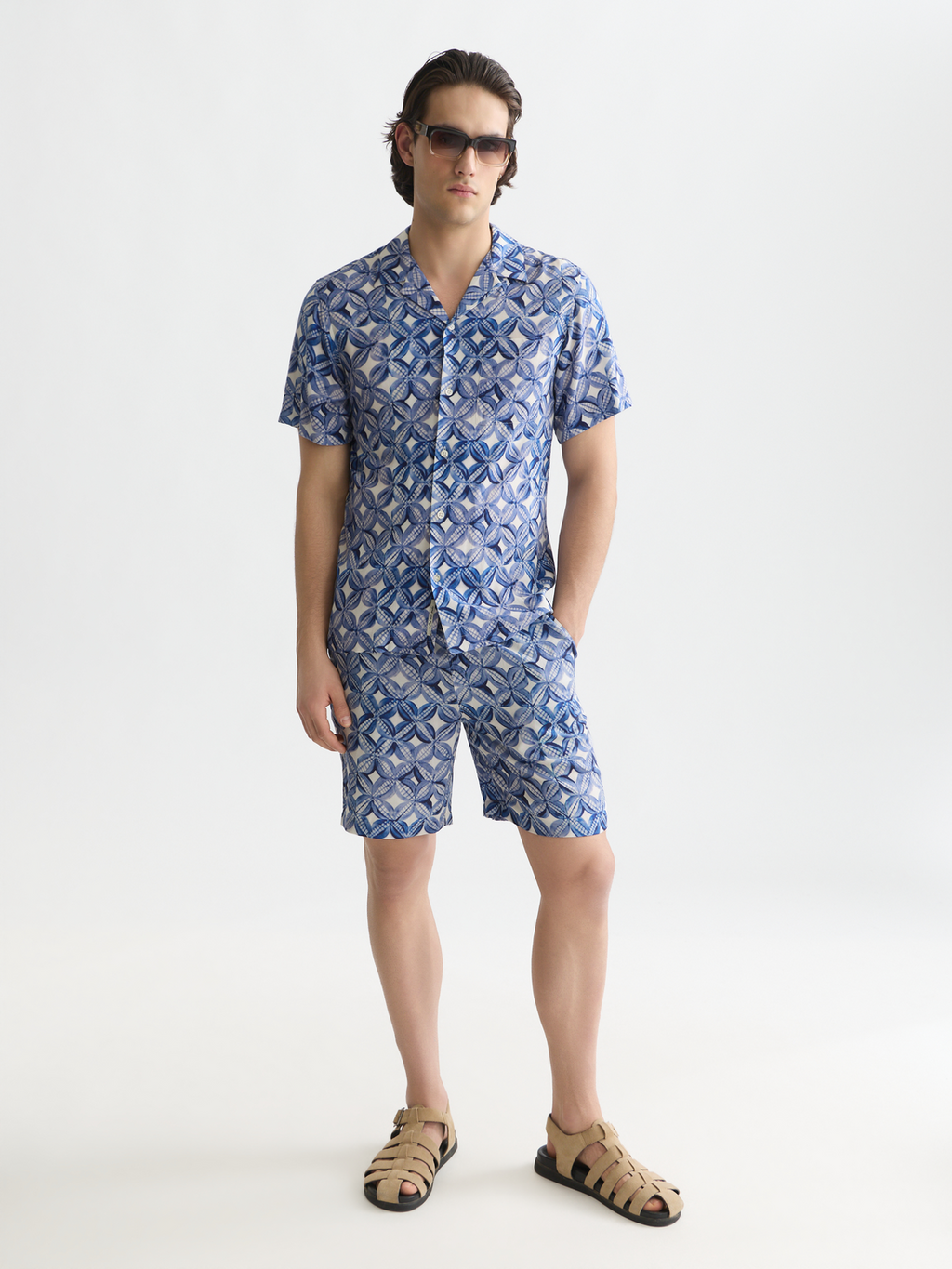 Printed viscose regular-fit short-sleeved shirt