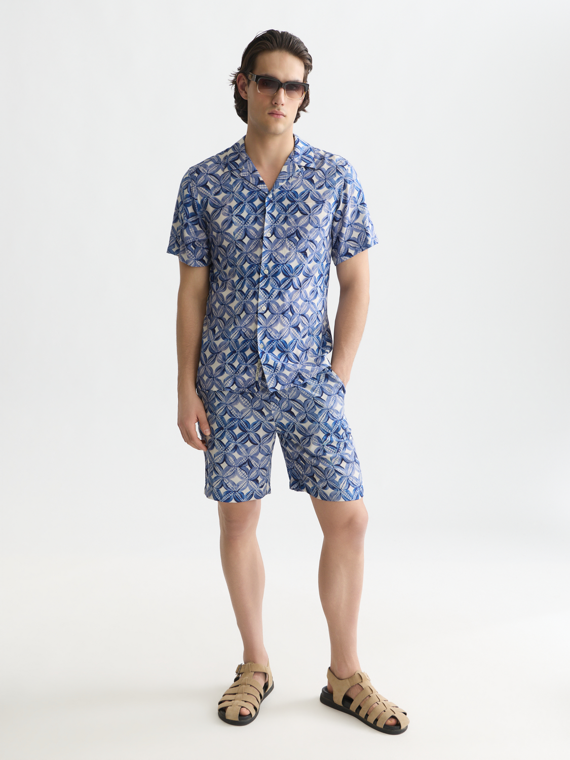 Printed viscose regular-fit short-sleeved shirt