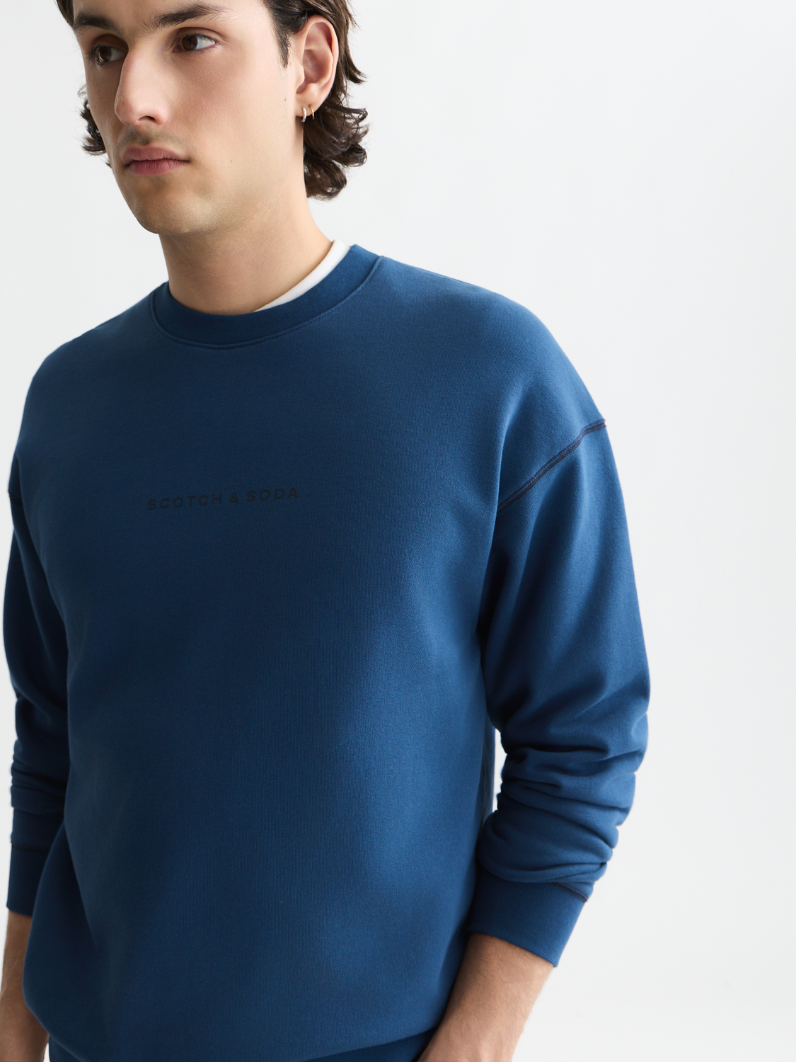 Seasonal Essentials chest artwork relaxed sweatshirt