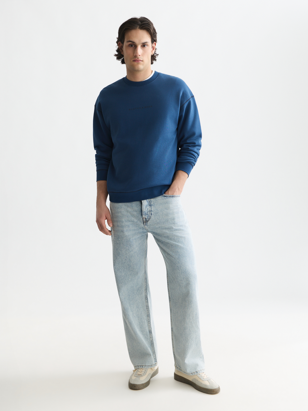 Seasonal Essentials chest artwork relaxed sweatshirt