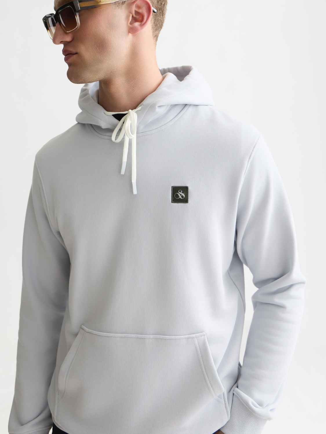 Logo badge hoodie