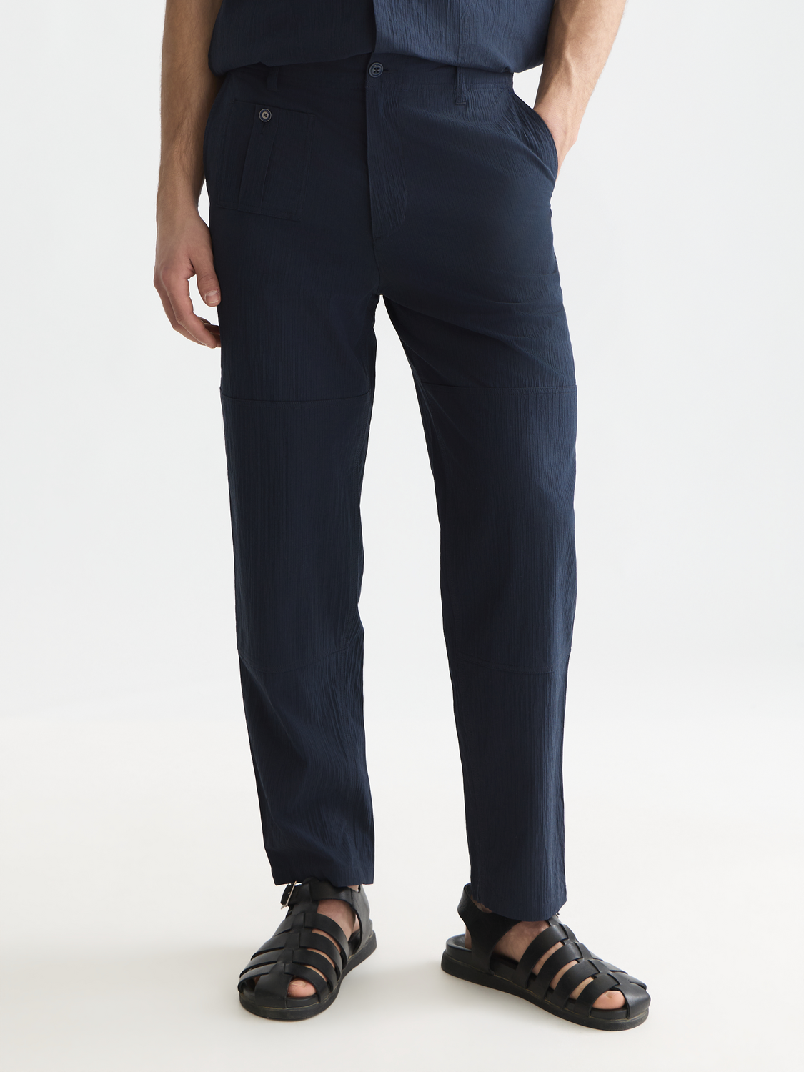 Crinkled cotton-blend relaxed straight chino