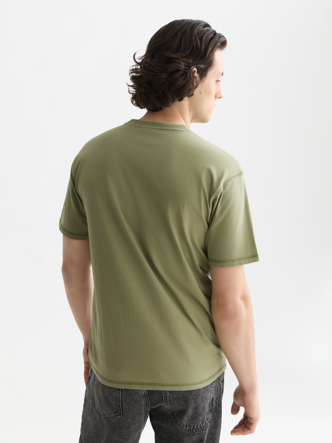 Chest pocket with artwork relaxed-fit T-shirt