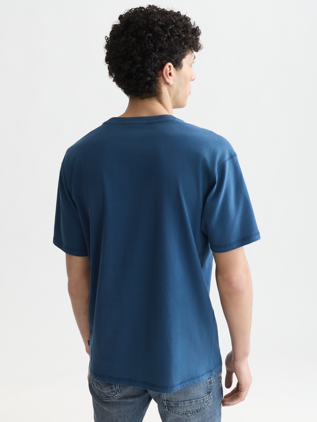 Chest pocket with artwork relaxed-fit T-shirt