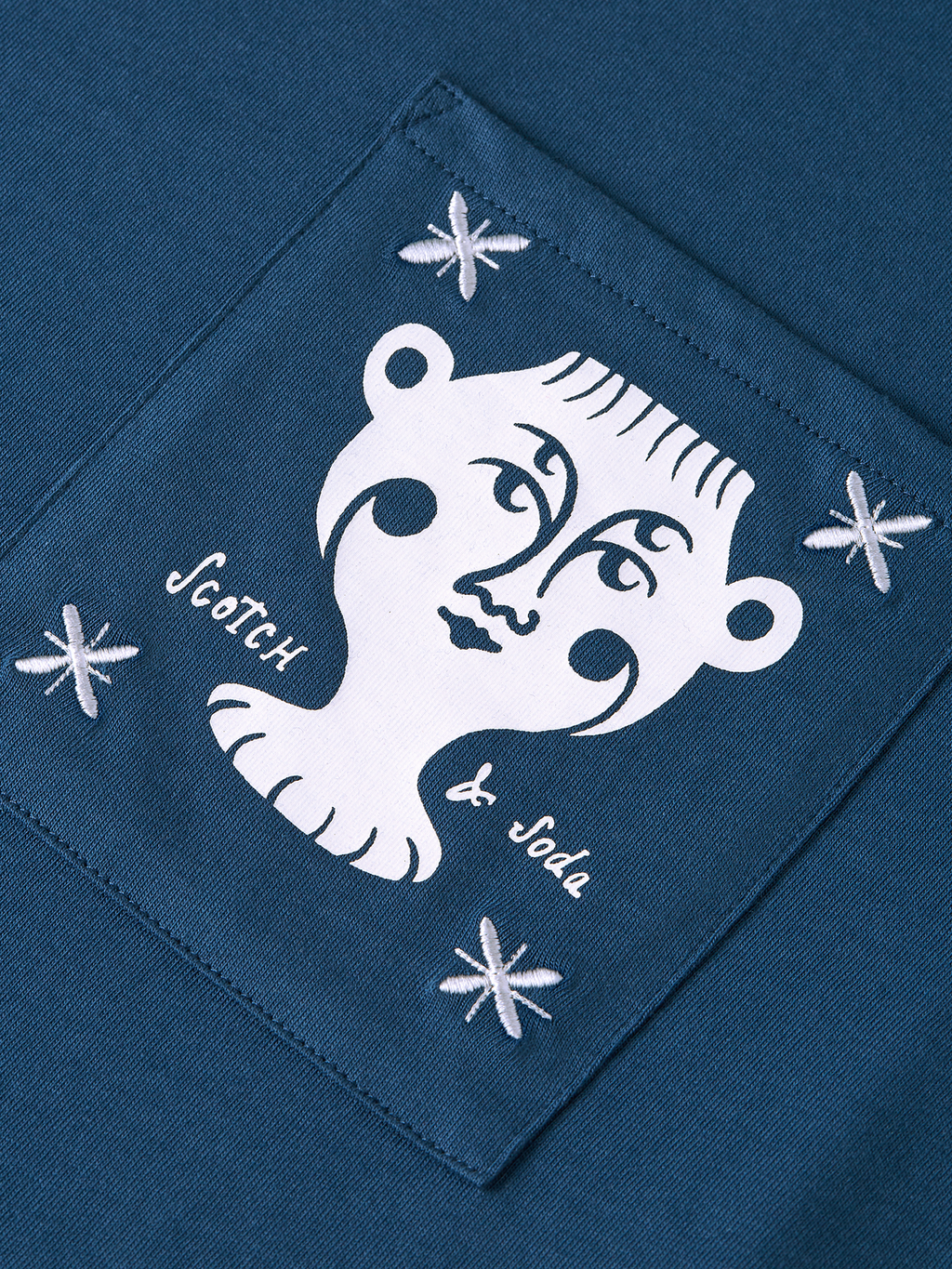 Chest pocket with artwork relaxed-fit T-shirt