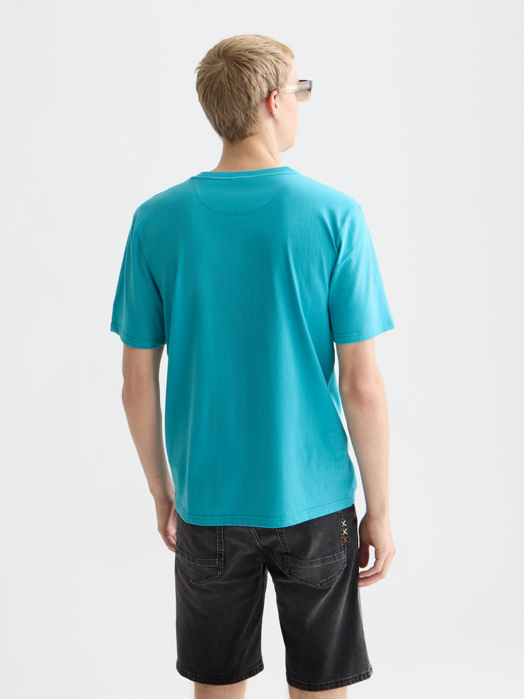 Seasonal Essentials logo T-shirt