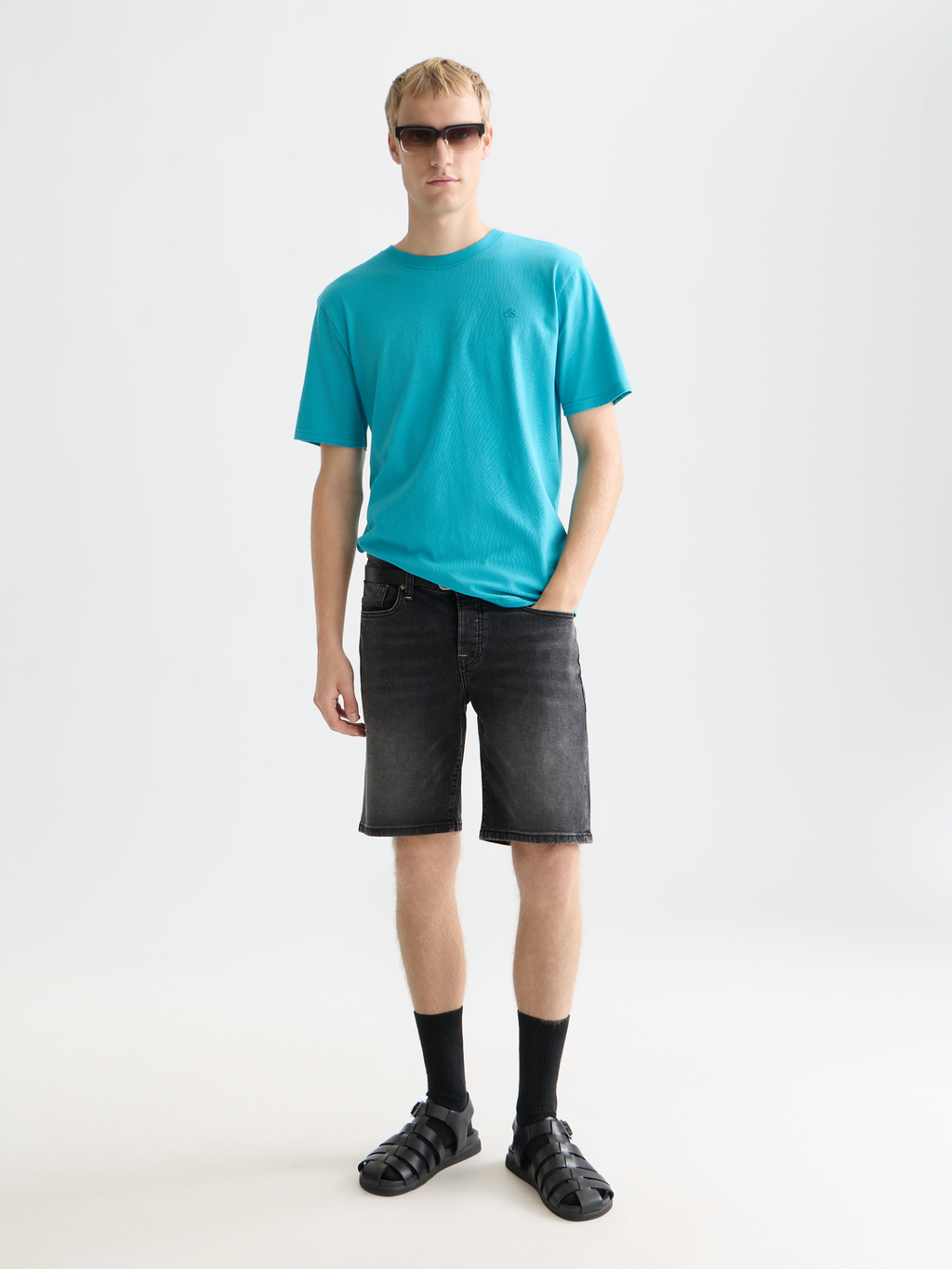 Seasonal Essentials logo T-shirt