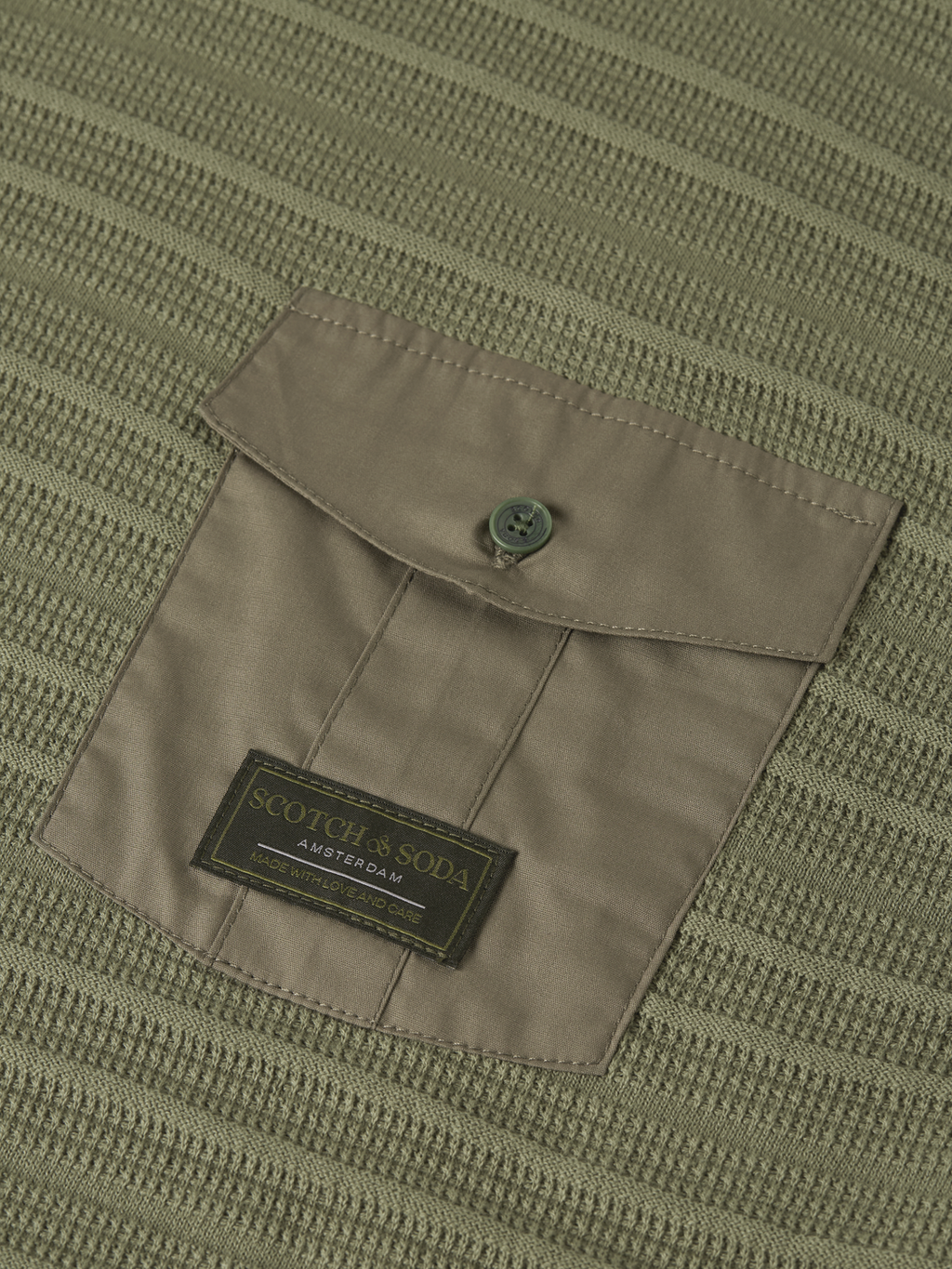 Structured pocket relaxed pullover