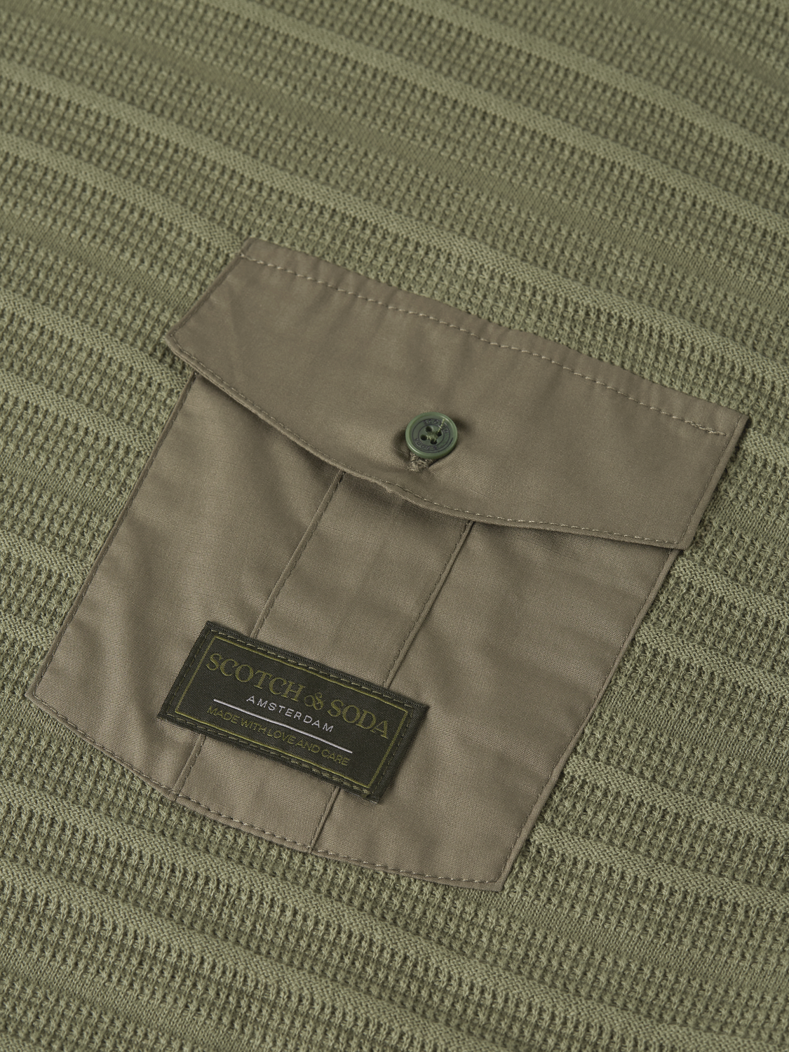 Structured pocket relaxed pullover
