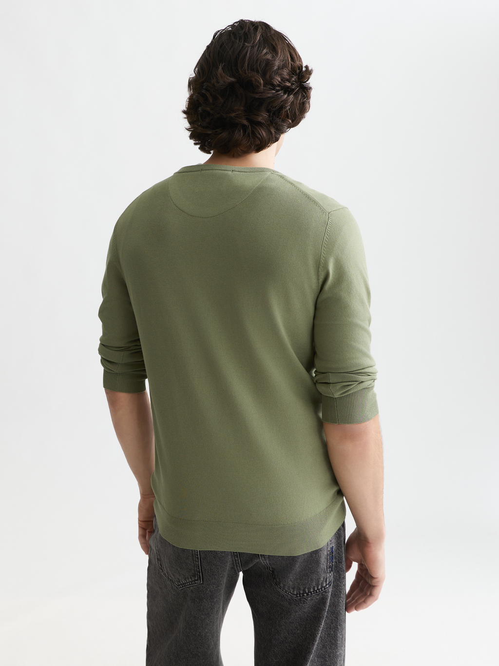 Seasonal Essentials pullover crewneck