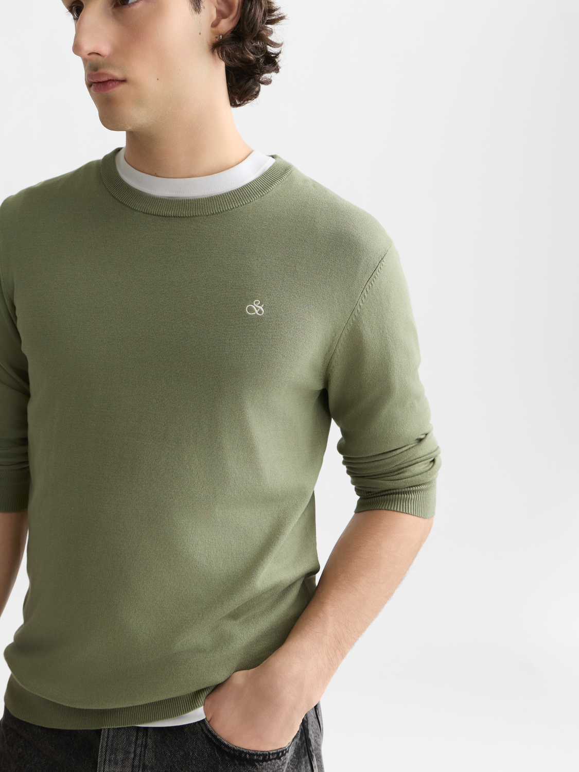 Seasonal Essentials pullover crewneck