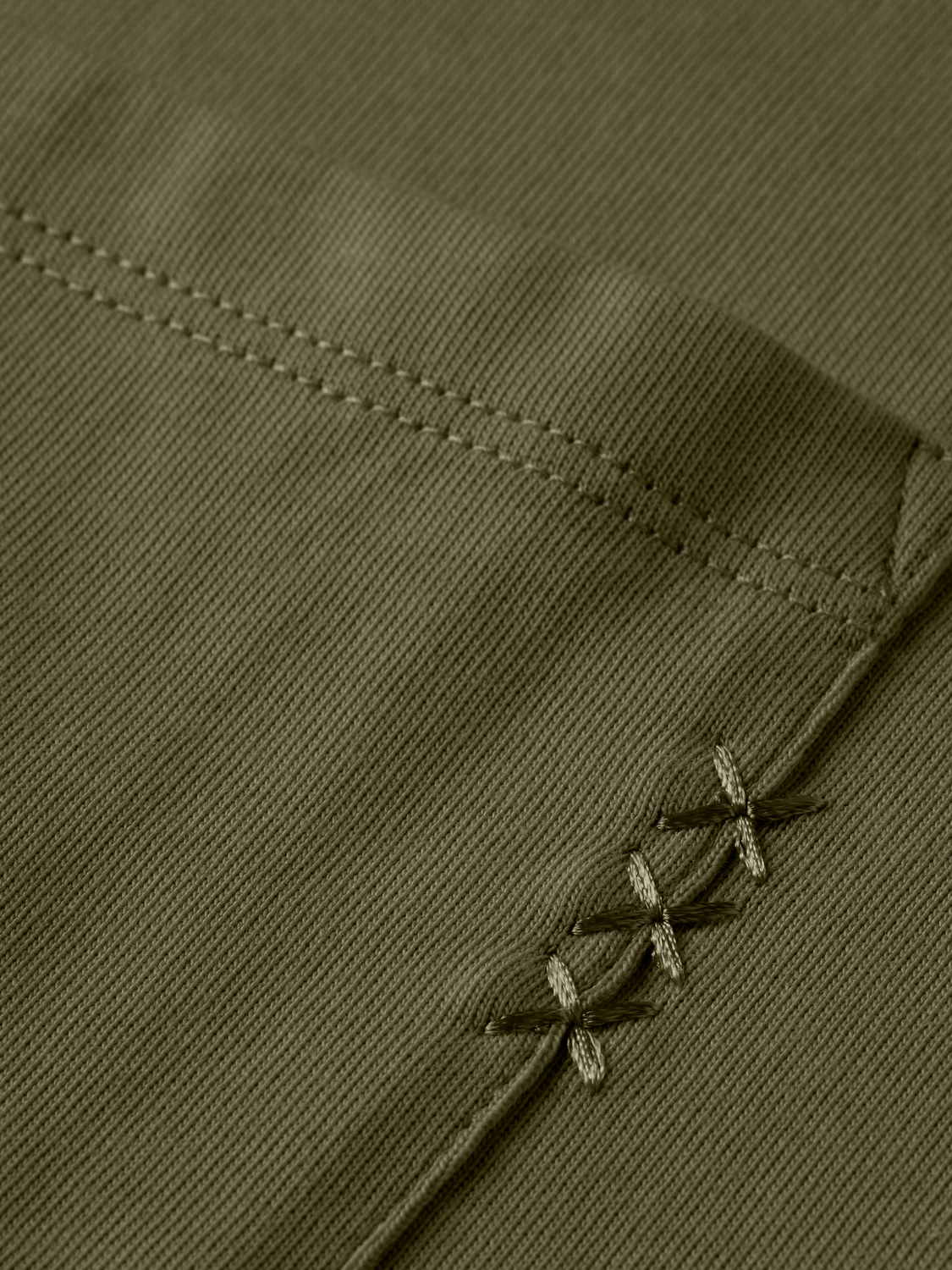 Seasonal Essentials pocket t-shirt
