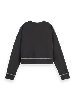 Essential CHEST ARTWORK SWEATSHIRT