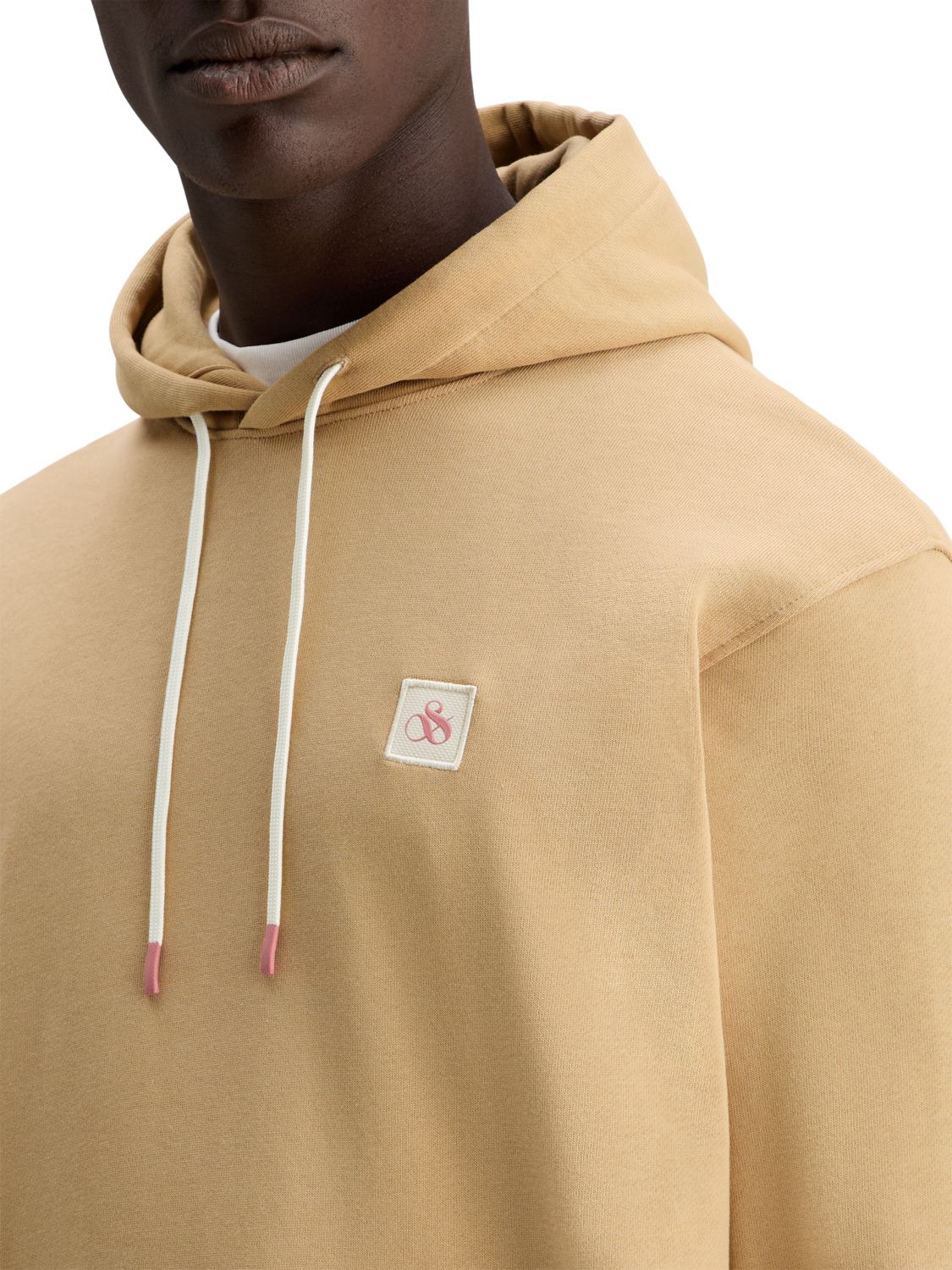 ESSENTIAL LOGO BADGE HOODIE