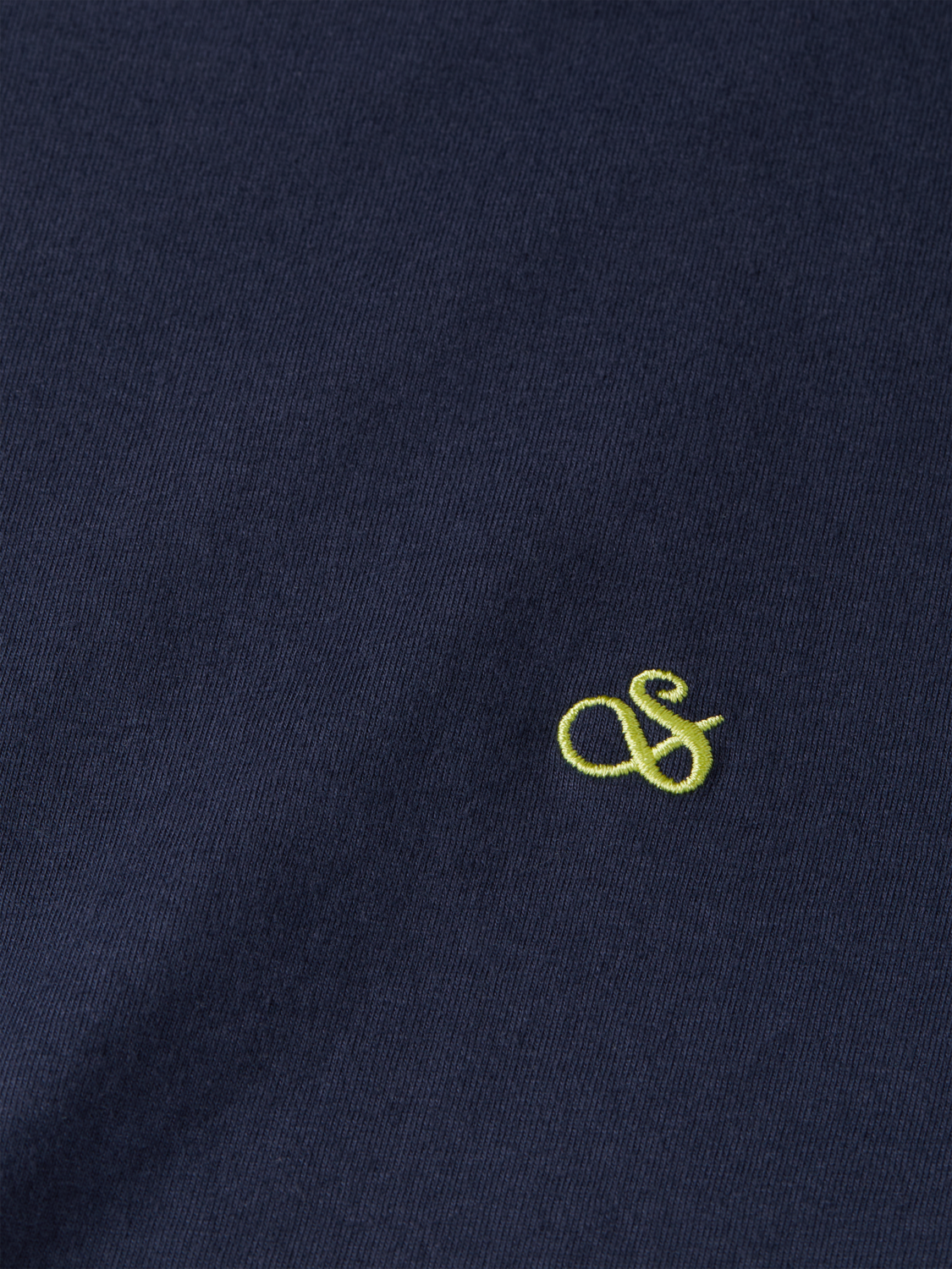 T-Shirt mit Rundhalsausschnitt und Logo im Stückfärbungsverfahren