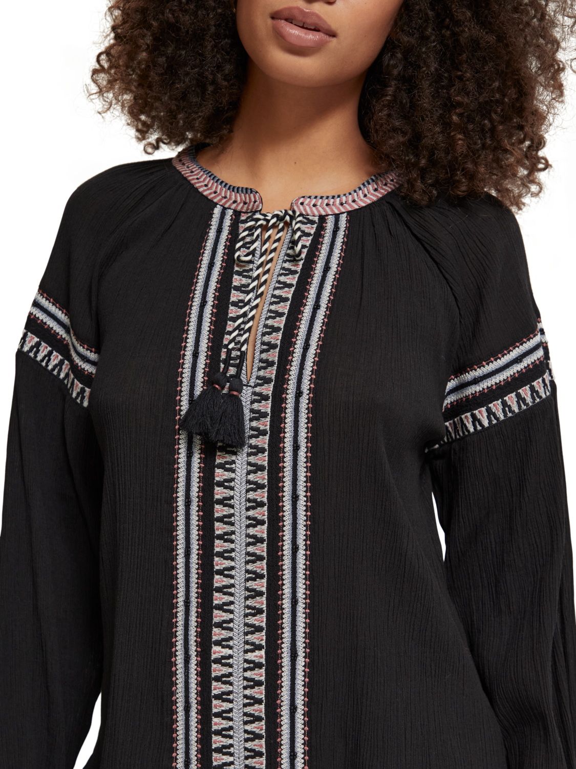 BALLOON SLEEVE EMBROIDERY TOP