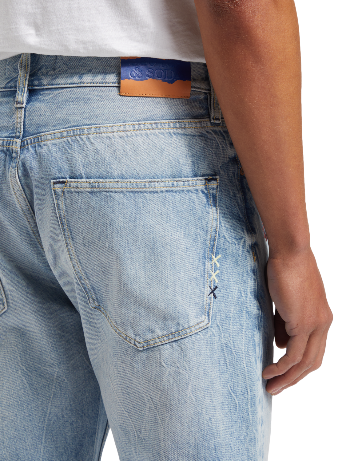 DEAN LOOSE TAPER JEANS FREE HAND