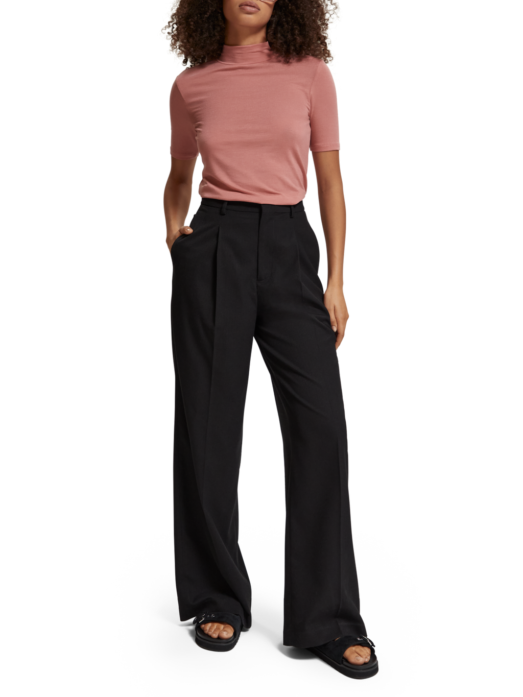 MOCK NECK SHORT SLEEVED T-SHIRT