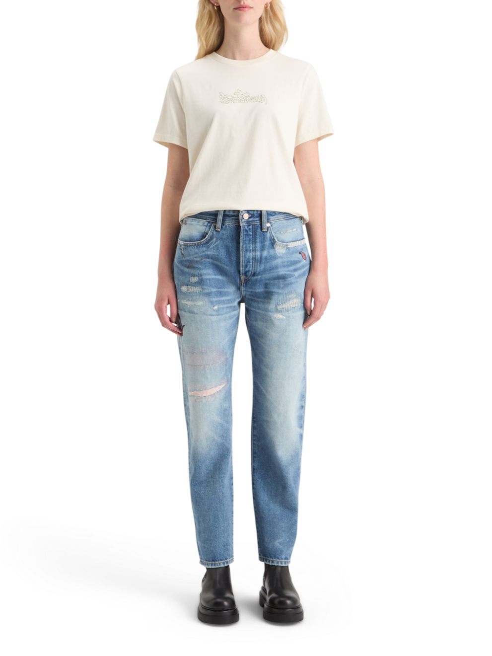 CHEST ARTWORK REGULAR FIT T-SHIRT