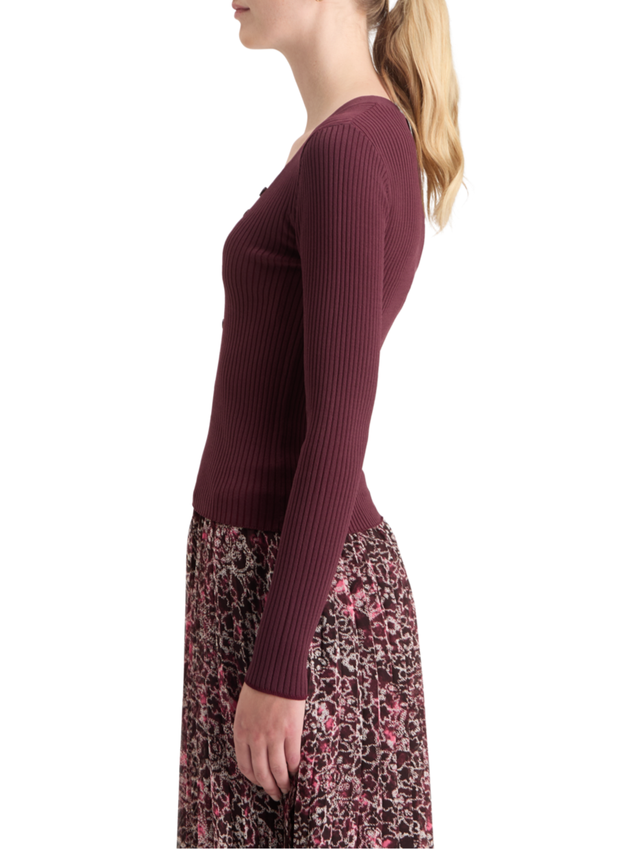 RIBBED FITTED PULLOVER