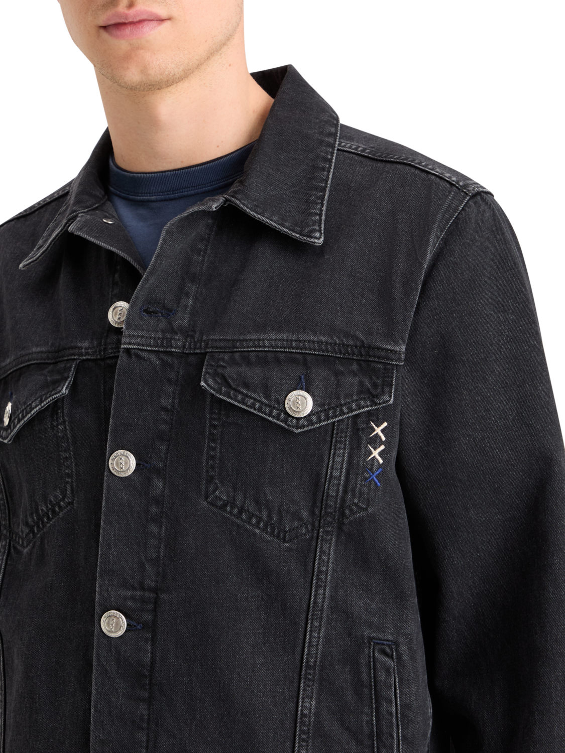 WASHED BLACK DENIM TRUCKER JACKET