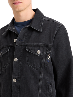 WASHED BLACK DENIM TRUCKER JACKET