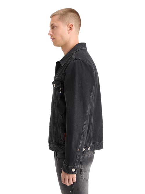 WASHED BLACK DENIM TRUCKER JACKET