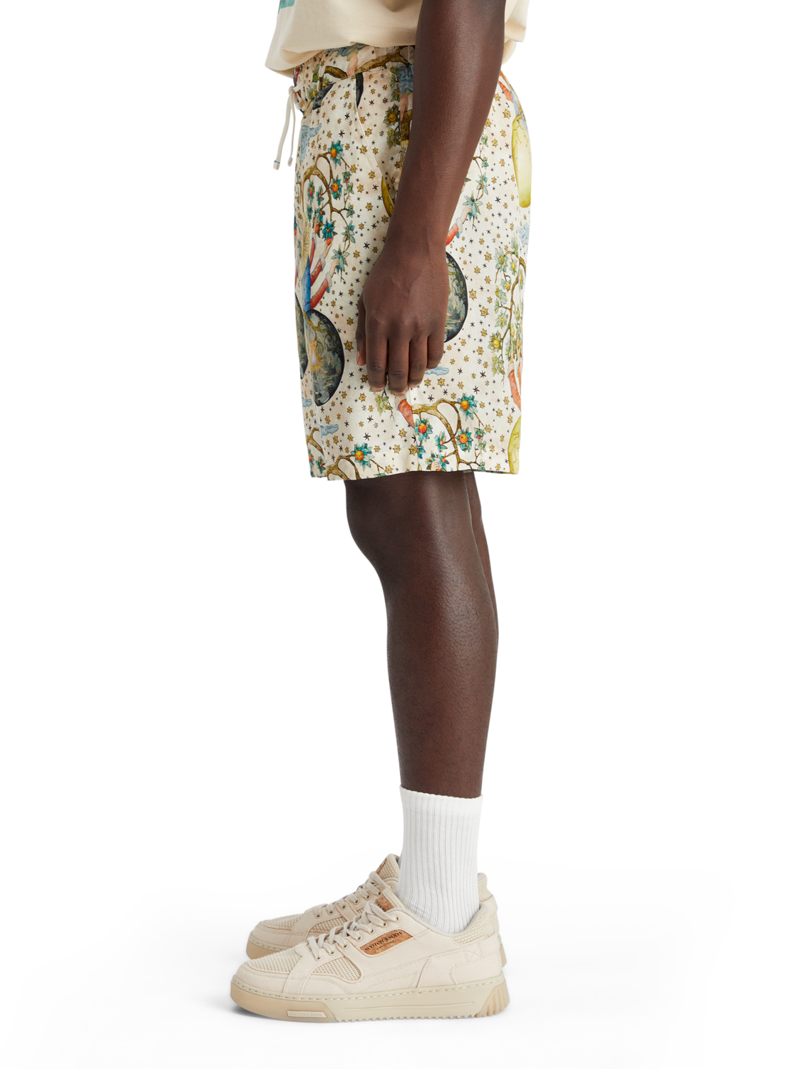 FAVE - PRINTED EMBASSY OF THE FREE MIND BERMUDA SHORT
