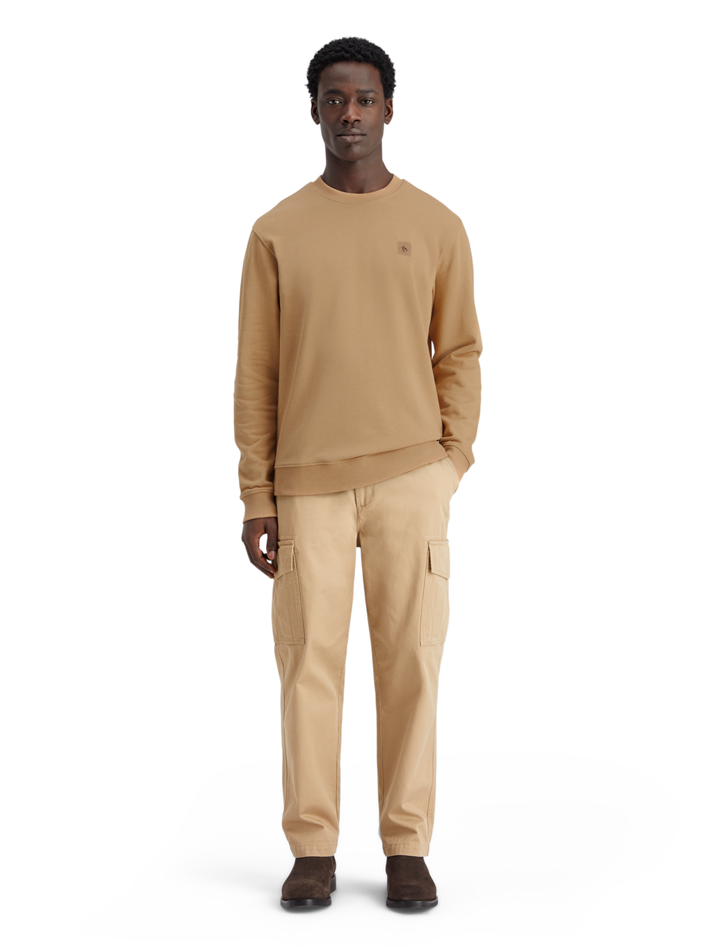 ESSENTIAL BADGE CREW SWEAT
