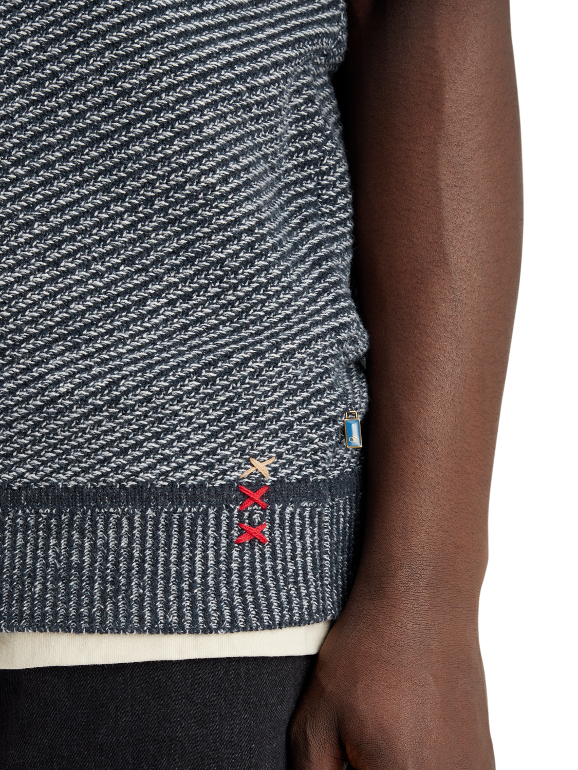 V-NECK VEST SPECIAL STITCH