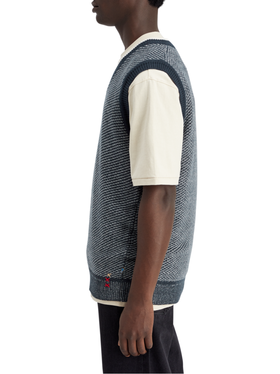 V-NECK VEST SPECIAL STITCH