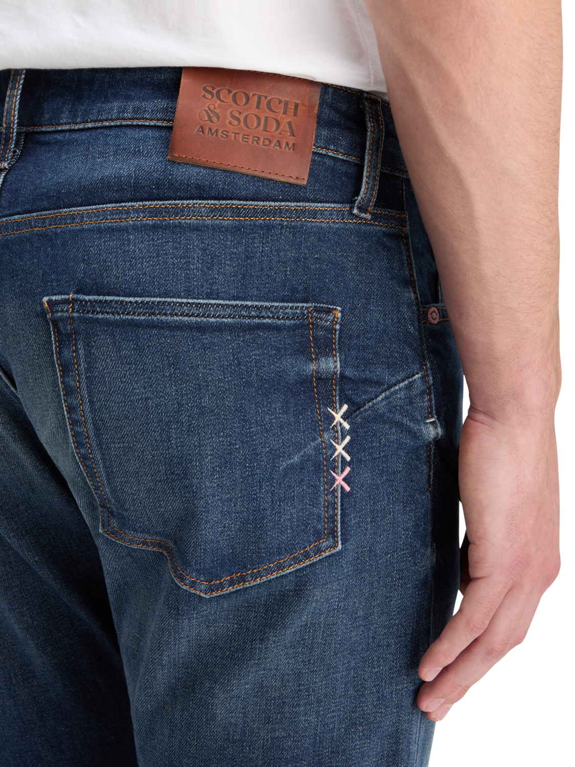 THE ZEE STRAIGHT FIT JEANS - LUX BLUE