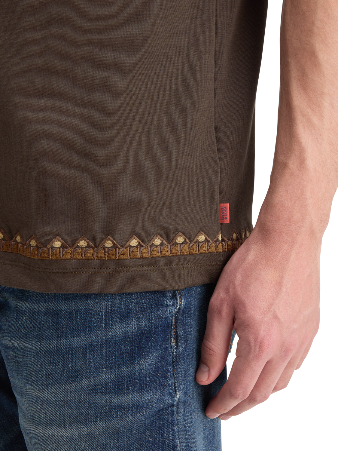 RELAXED FIT EMBROIDERY T-SHIRT