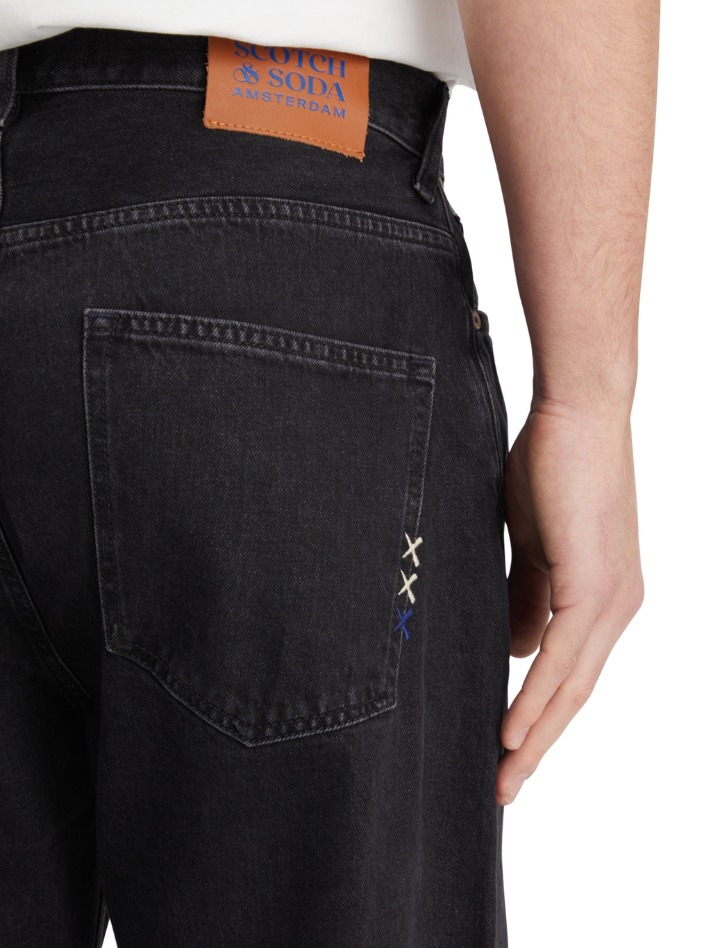 Essentials The pitch loose denim