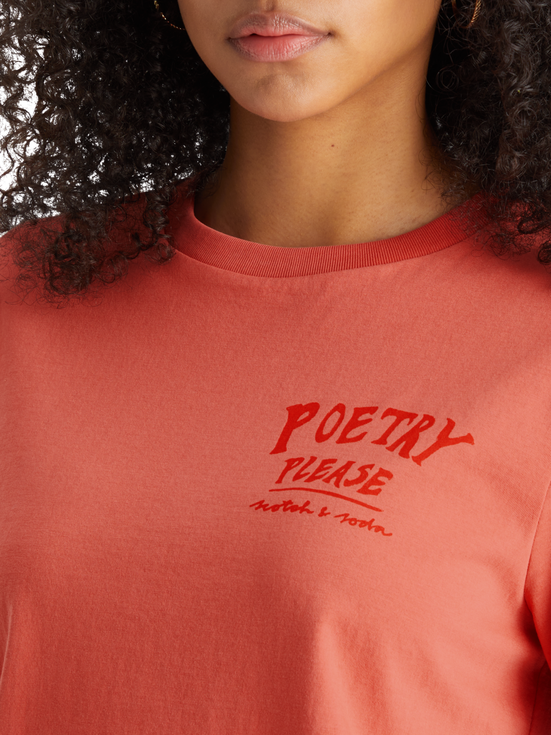 REGULAR FIT T-SHIRT WITH SMALL CHEST ARTWORK