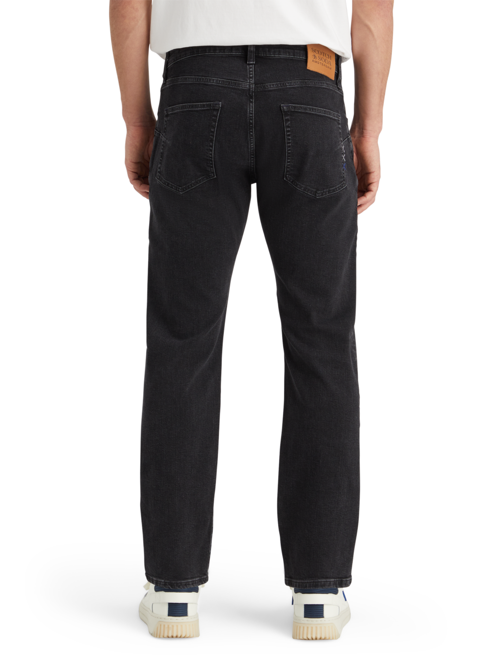 Essential THE ZEE STRAIGHT JEANS   CITY BLACK