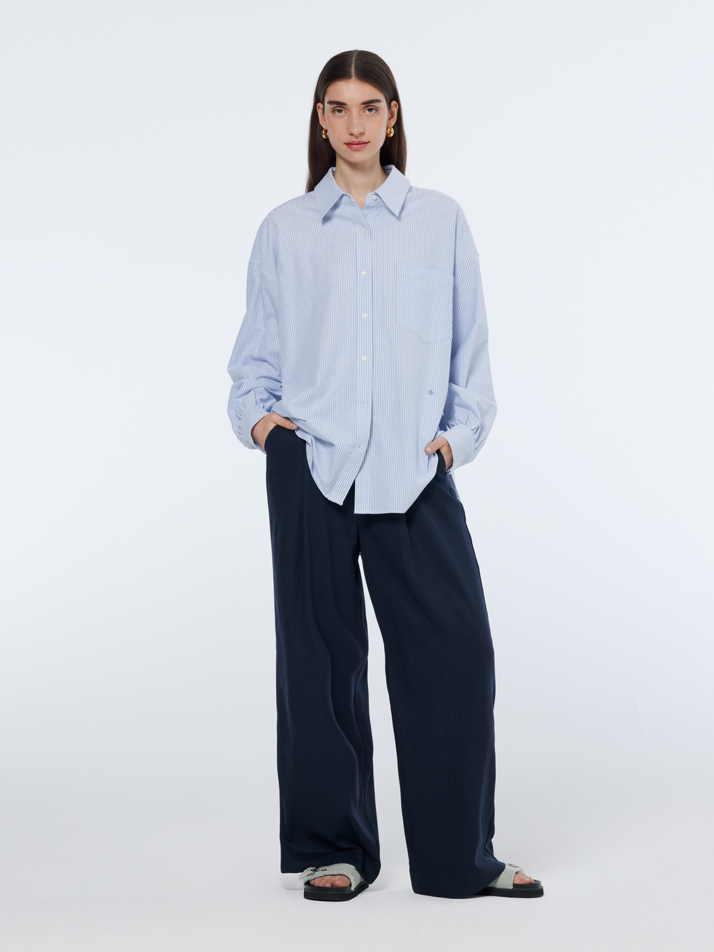 Essentials GIRLFRIEND OXFORD STRIPES SHIRT
