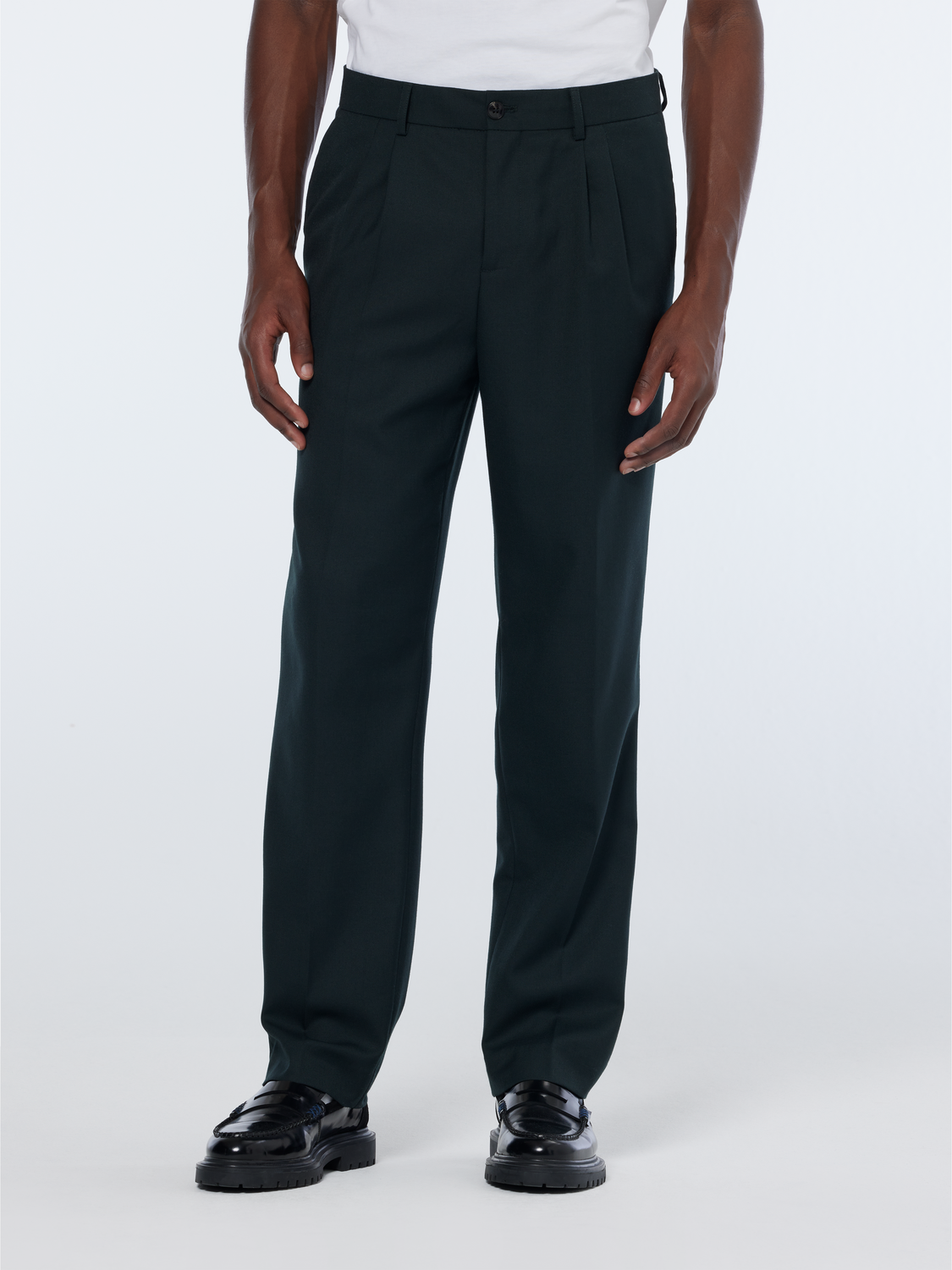 Relaxed straight pleated tailored chino