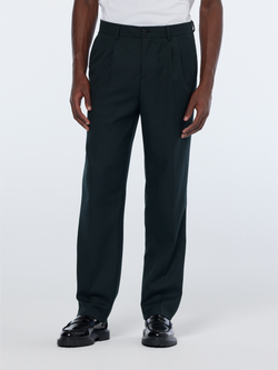 Relaxed straight fit pleated tailored chino