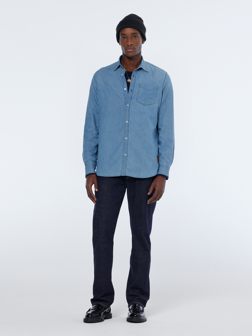 Easy lightweight denim shirt with sleeve adjusters