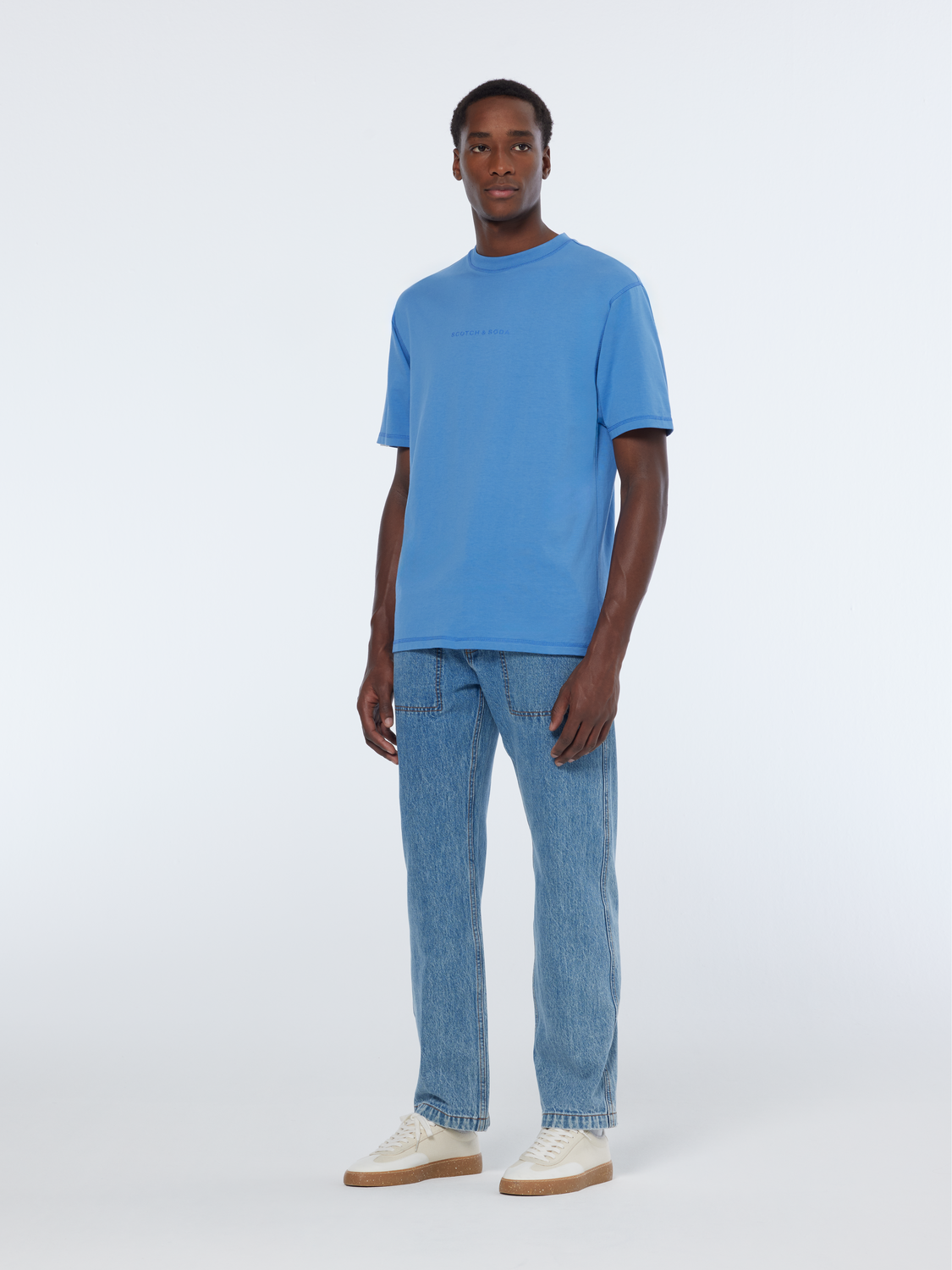 Seasonal Essential logo t-shirt