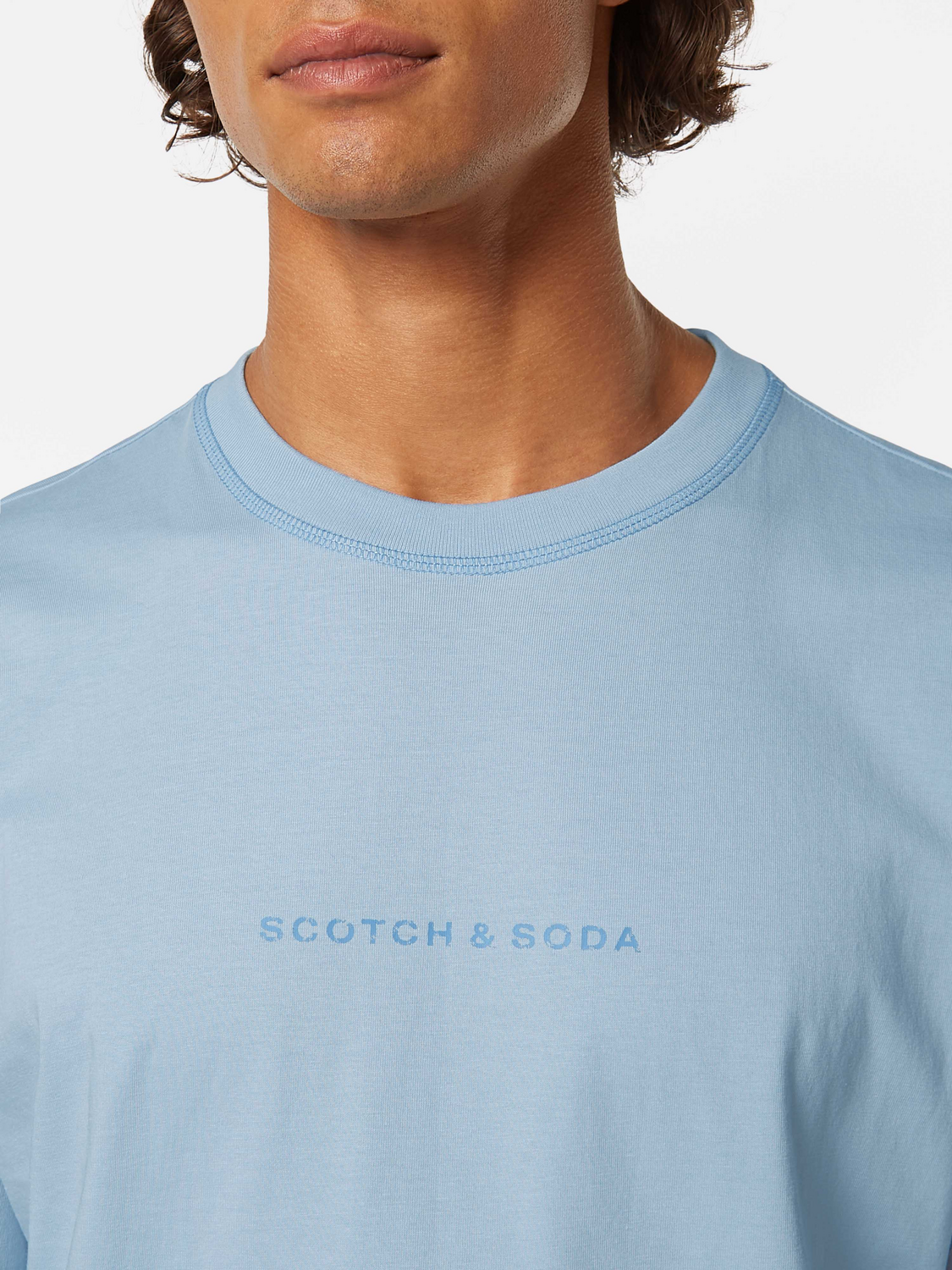 Seasonal core - Relaxed-fit front chest logo T-shirt