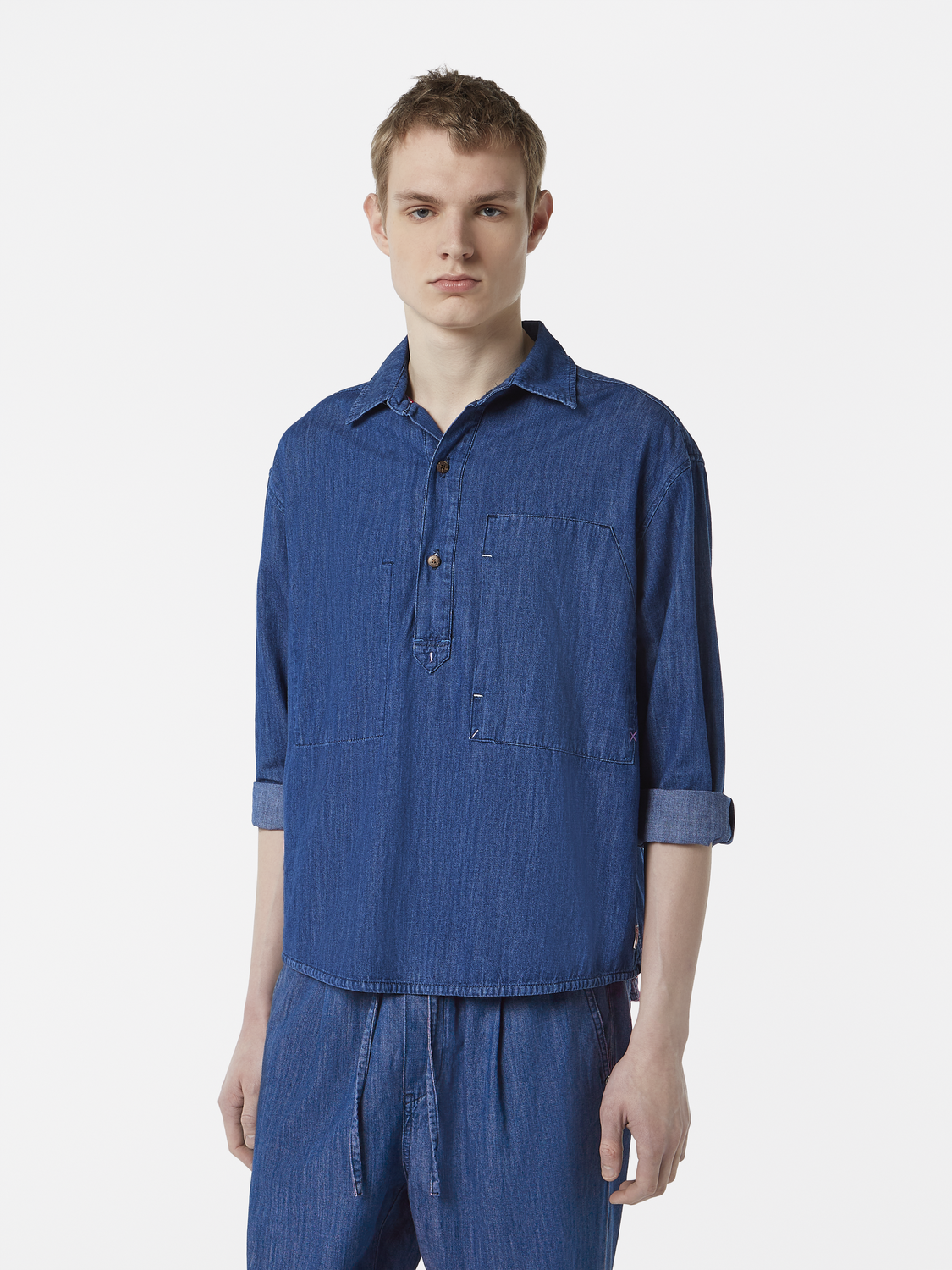 Popover workwear shirt in lightweight denim quality