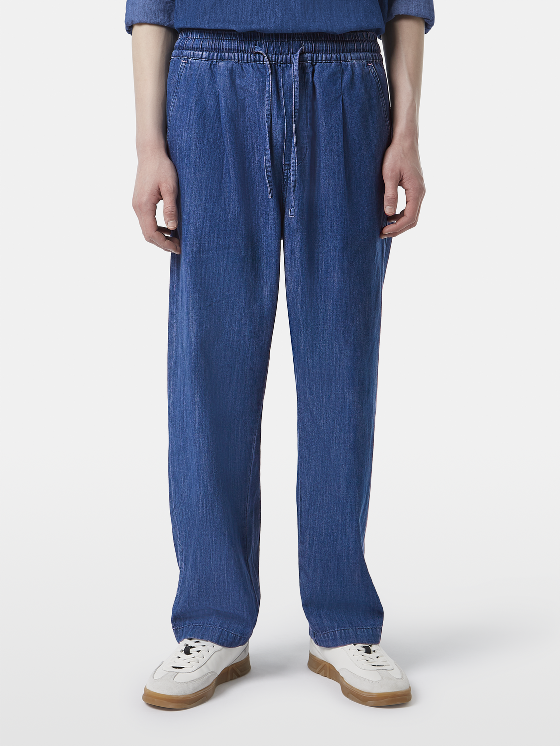 Sporty lightweight denim beach pant