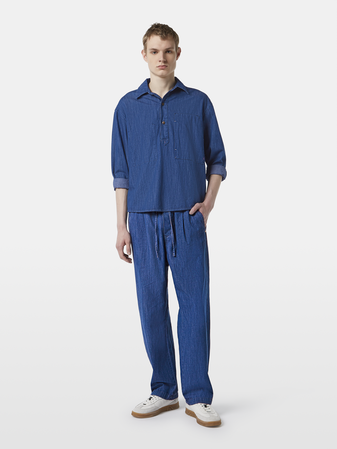 Sporty lightweight denim beach pant