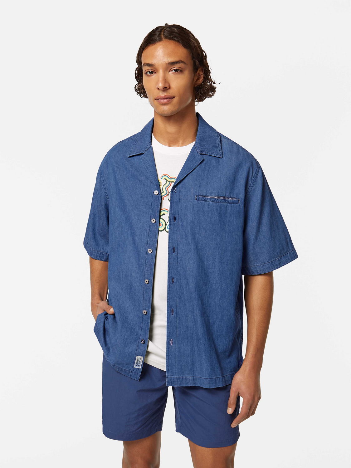 Short-sleeved relaxed-fit lightweight denim shirt