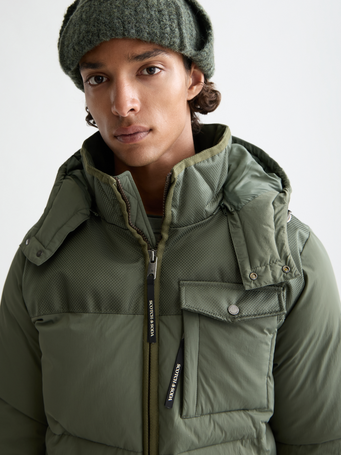 Hooded puffer jacket