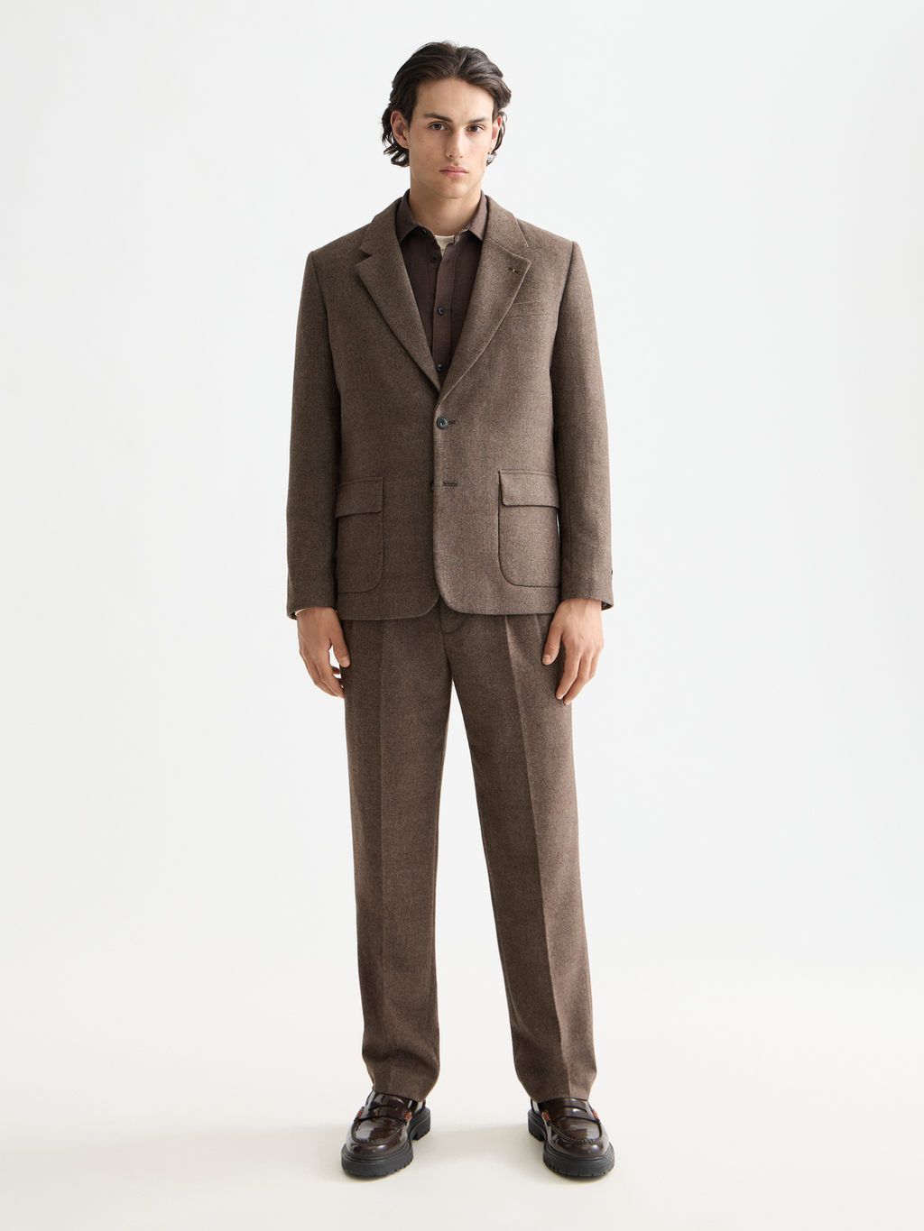 Yarn-dyed wool blend relaxed straight pleated chino