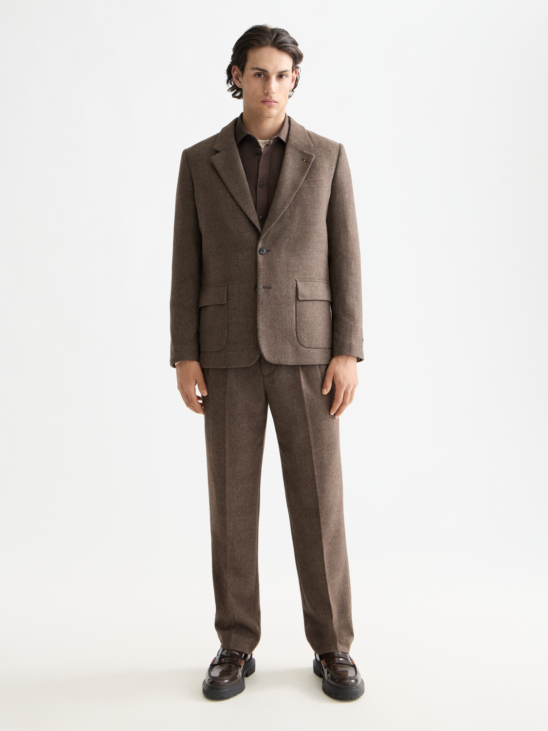 Yarn-dyed wool blend relaxed straight pleated chino