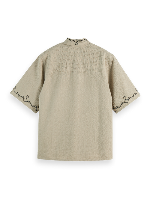 Embroidered short-sleeved shirt